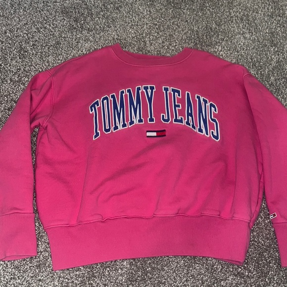 Pink Tommy Hilfiger Sweater 🌸🌸 - Picture 1 of 3